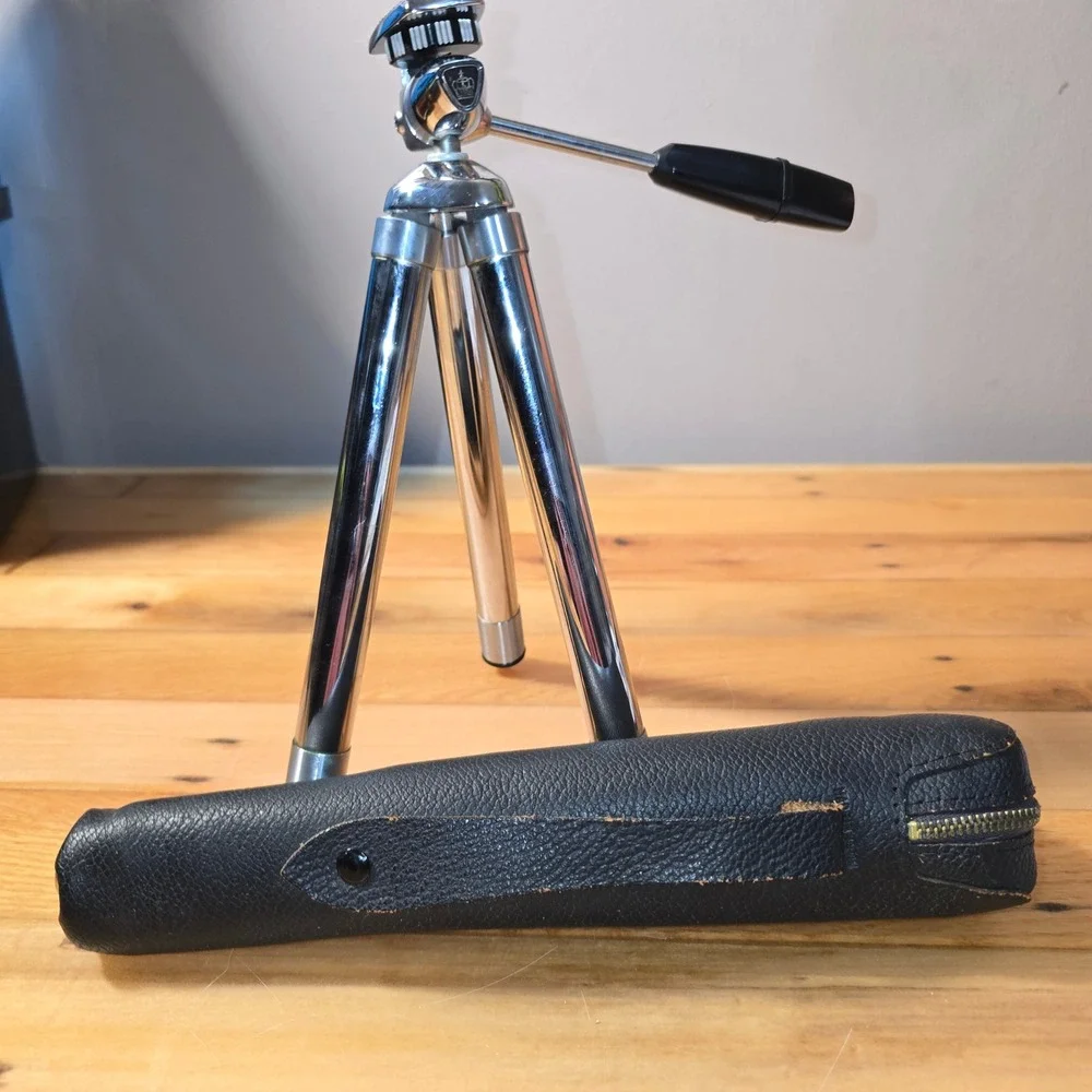 Vintage King Chrome Tabletop Extendable Tripod Original Zipper Leatherette Case